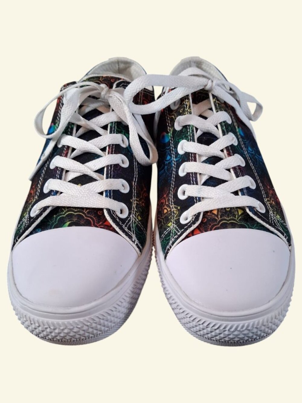 Yes We Vibe Low Top Lace Up Sneakers Women 7.5 Multicolor Mandala Canvas Casual